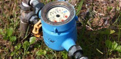 how to turn off a water meter valve